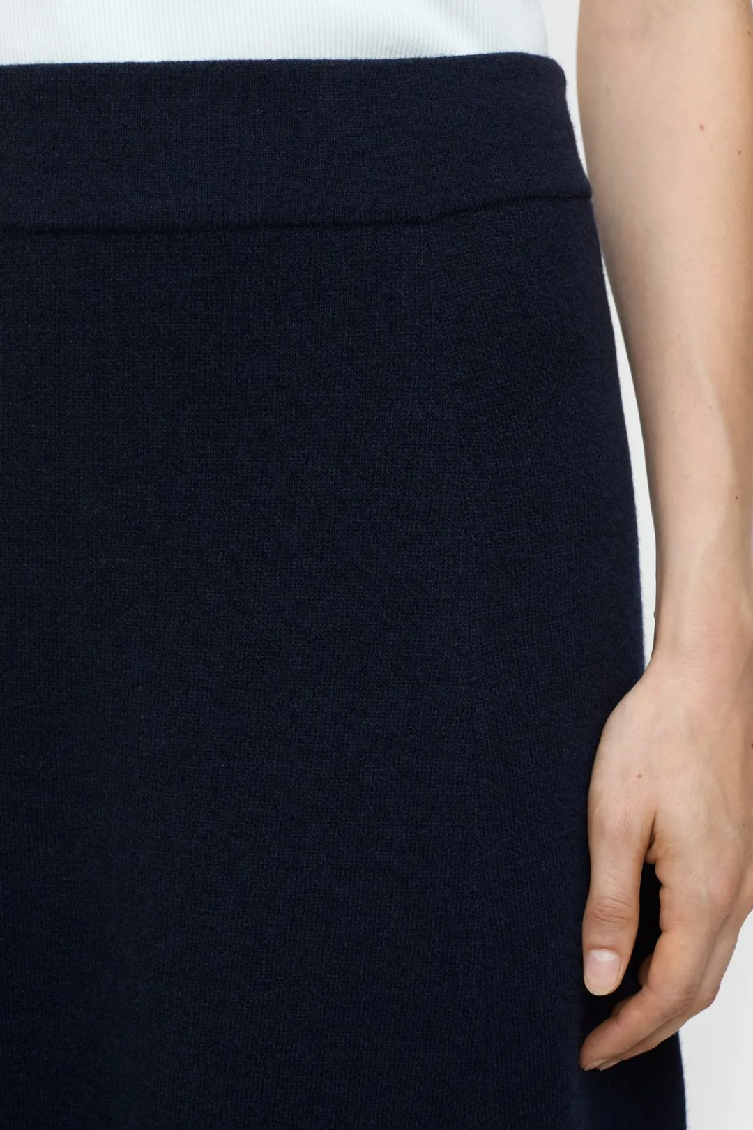 Closed A-line knitted skirt Dark night Online