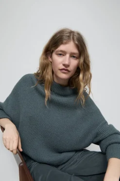 Closed Alpaca mix jumper Pini green Clearance