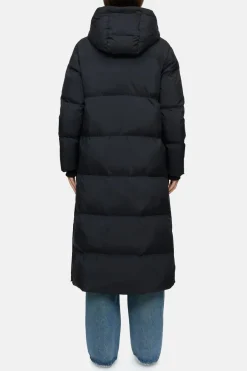 Closed Extra long quilted coat Black