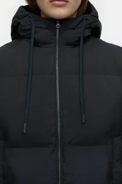 Closed Extra long quilted coat Black