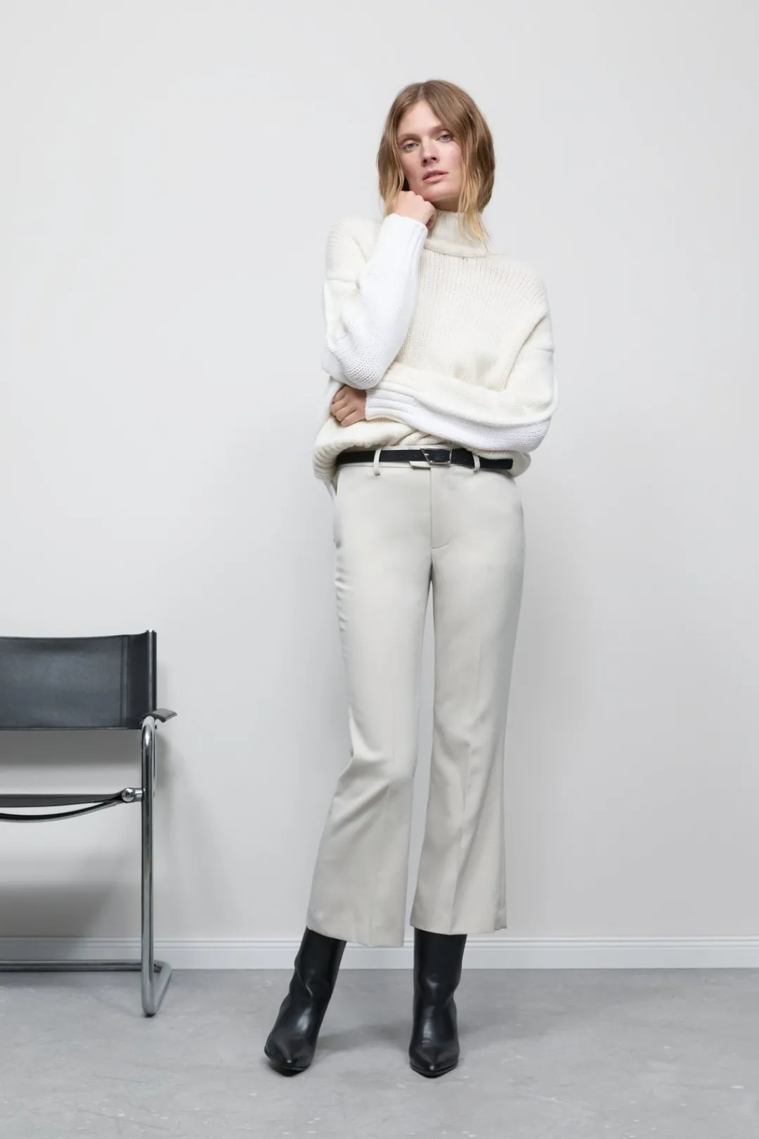 Closed Flared Pants - Style Name Wharton Pearl beige Best