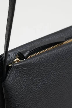 Closed Leather shoulder bag Black Clearance