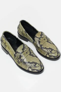 Closed Loafers industrial green Discount