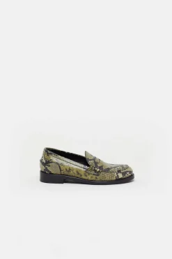 Closed Loafers industrial green Discount