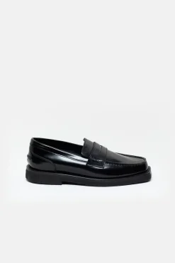 Closed Loafers Black New