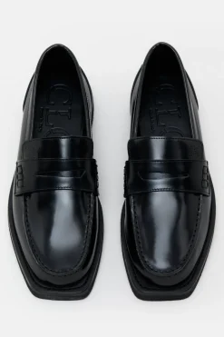 Closed Loafers Black New