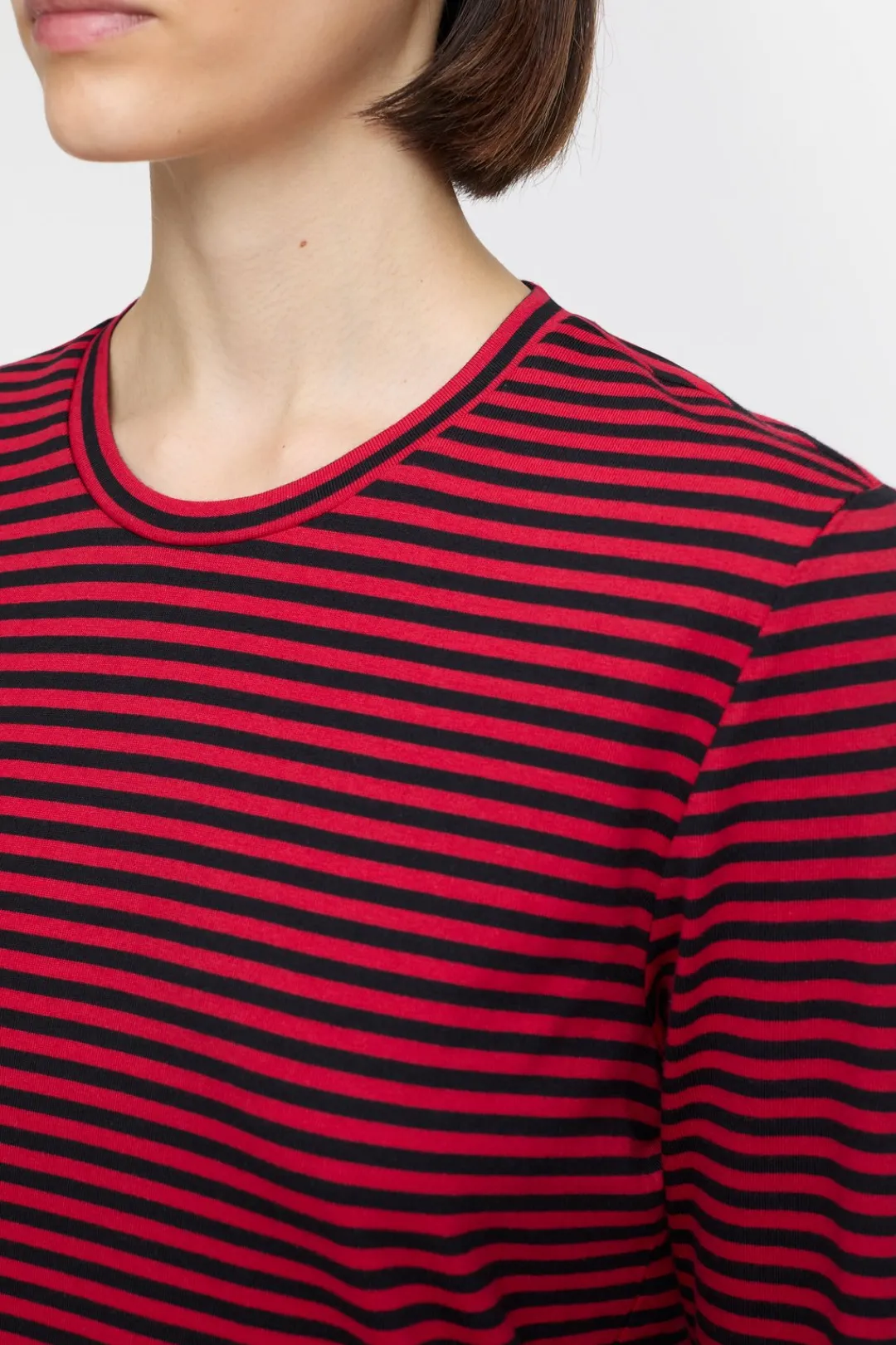 Closed Long-sleeved shirt made from organic cotton Chili pepper red Best