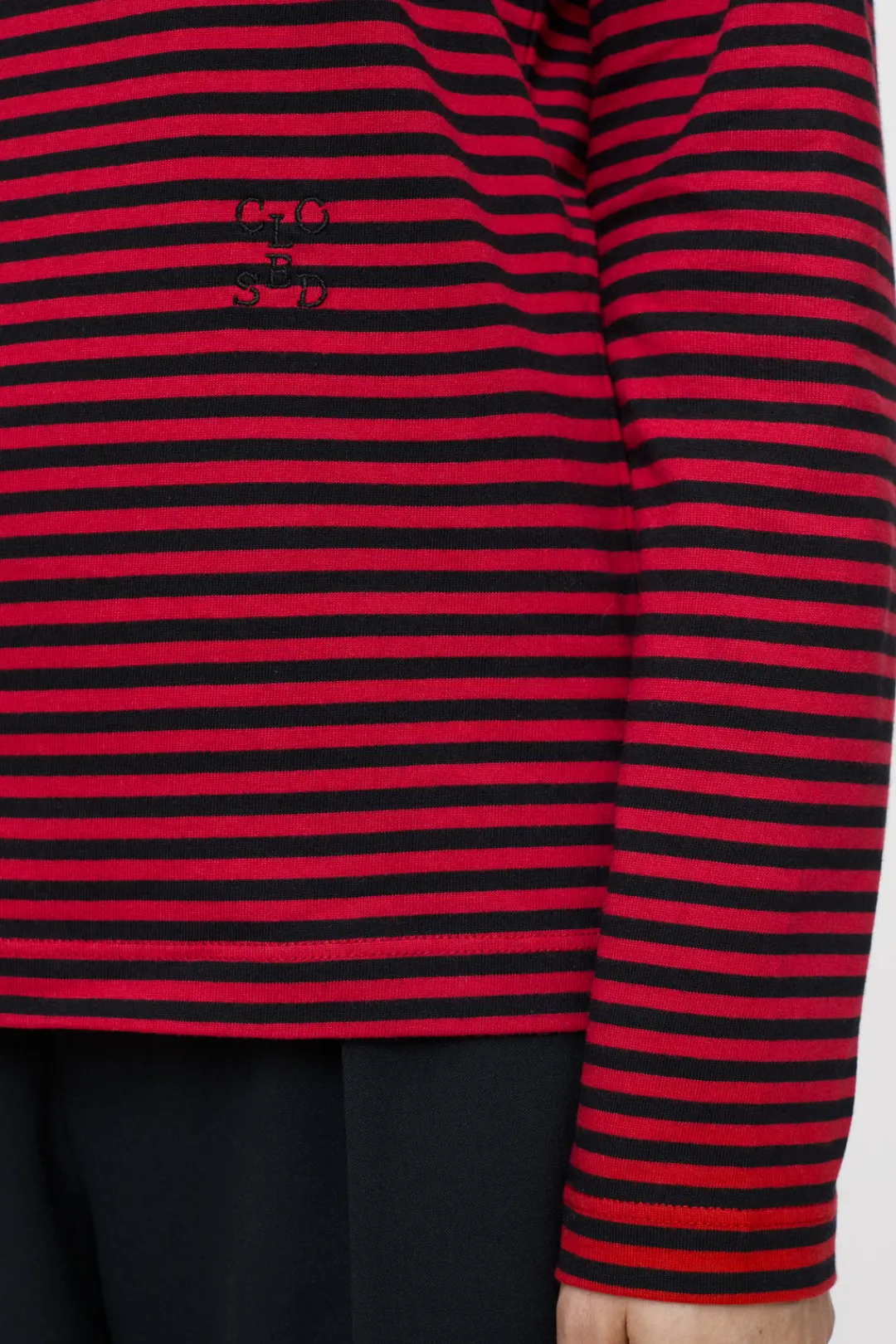 Closed Long-sleeved shirt made from organic cotton Chili pepper red Best