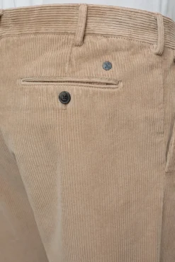 Closed Regular Pants - Style Name Bergen Tapered Cashew cream Hot