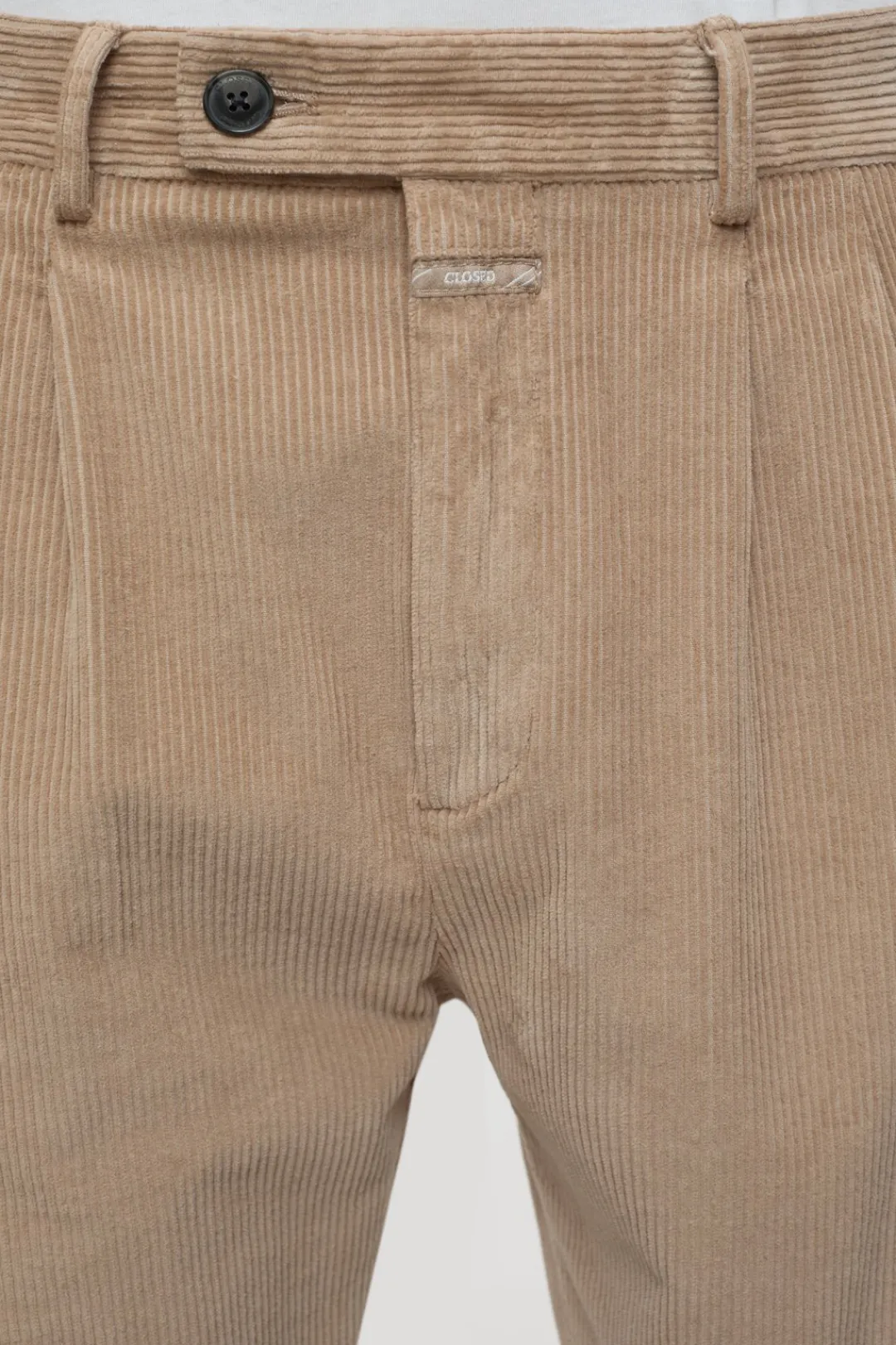 Closed Regular Pants - Style Name Bergen Tapered Cashew cream Hot