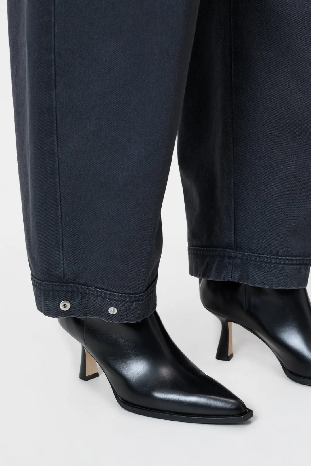 Closed Relaxed Jeans - Style Name Rhannon Dark grey Hot