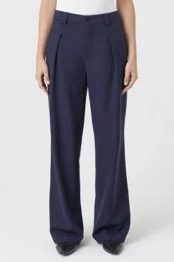 Closed Relaxed Pants - Style Name Brooks dark night Hot