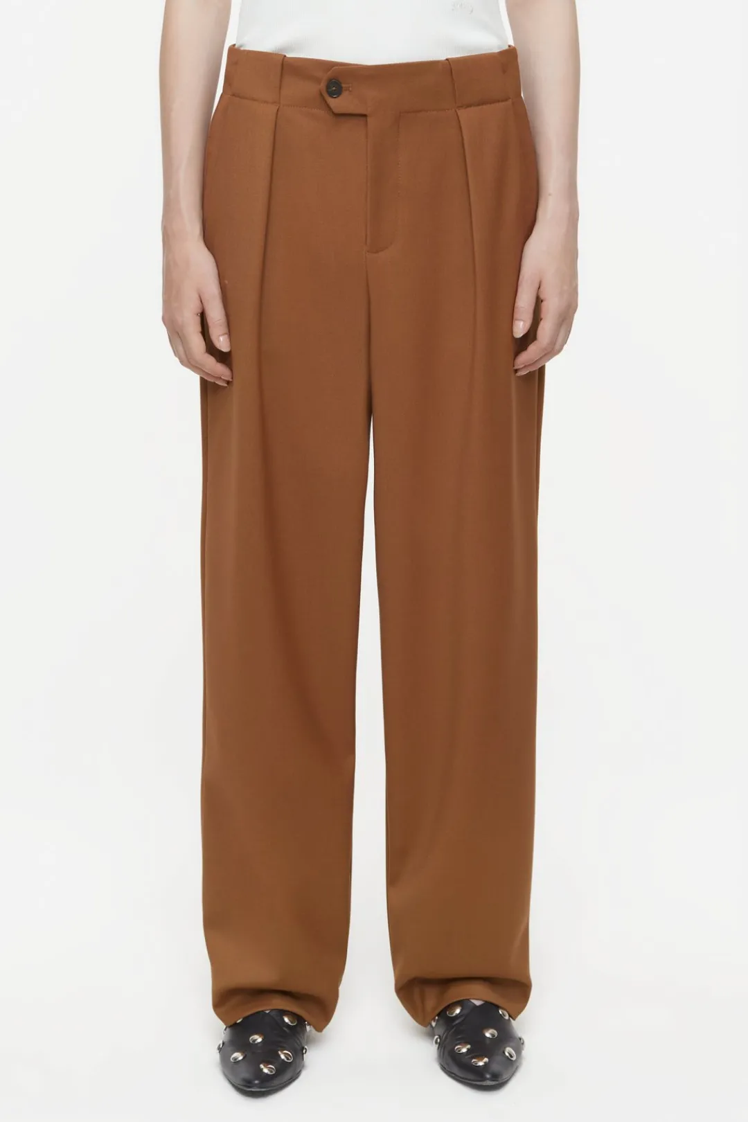 Closed Relaxed Pants - Style Name Mawson auburn Hot