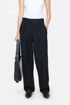 Closed Relaxed Pants - Style Name Mawson Black Best