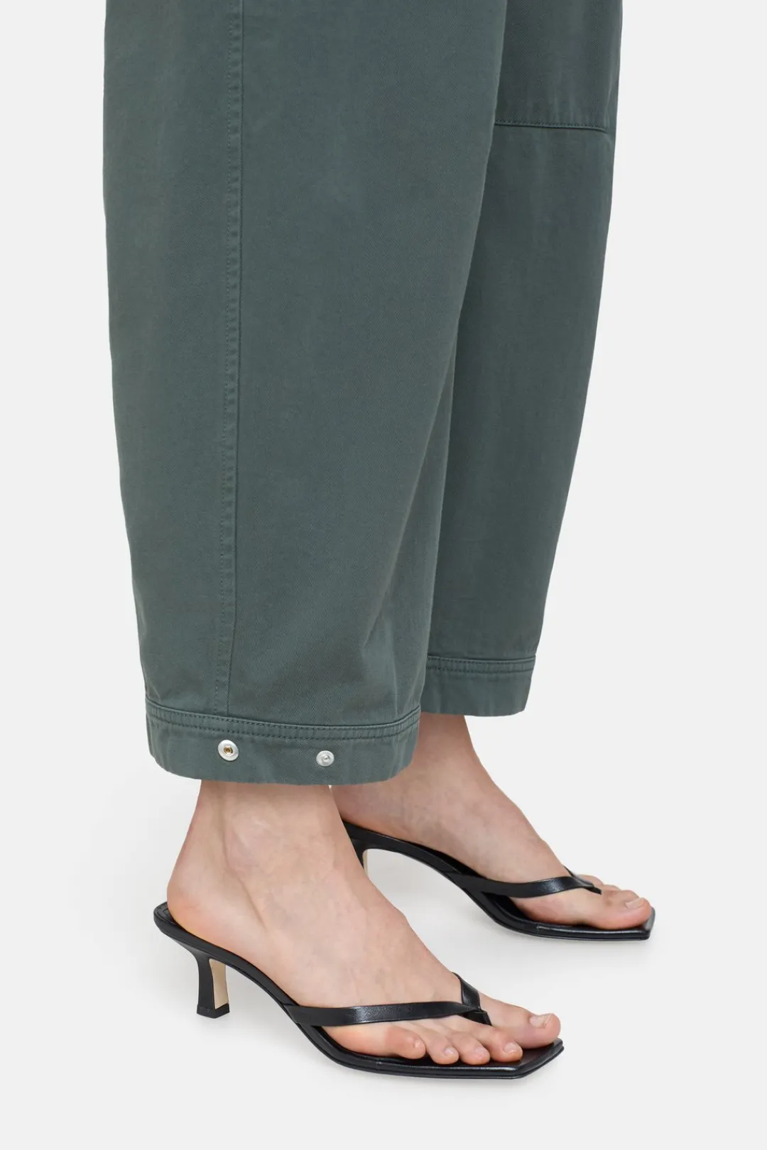Closed Relaxed Pants - Style Name Rhannon Pini green