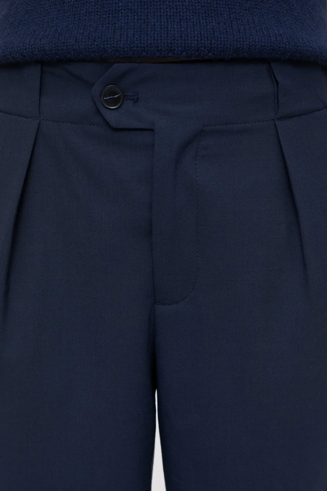 Closed Relaxed Pants - Style Name Mawson Dark night New