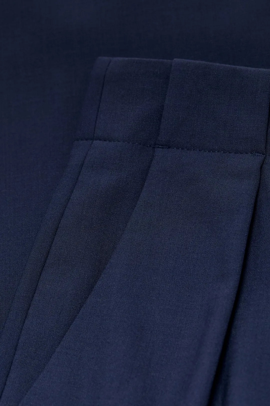 Closed Relaxed Pants - Style Name Mawson Dark night New