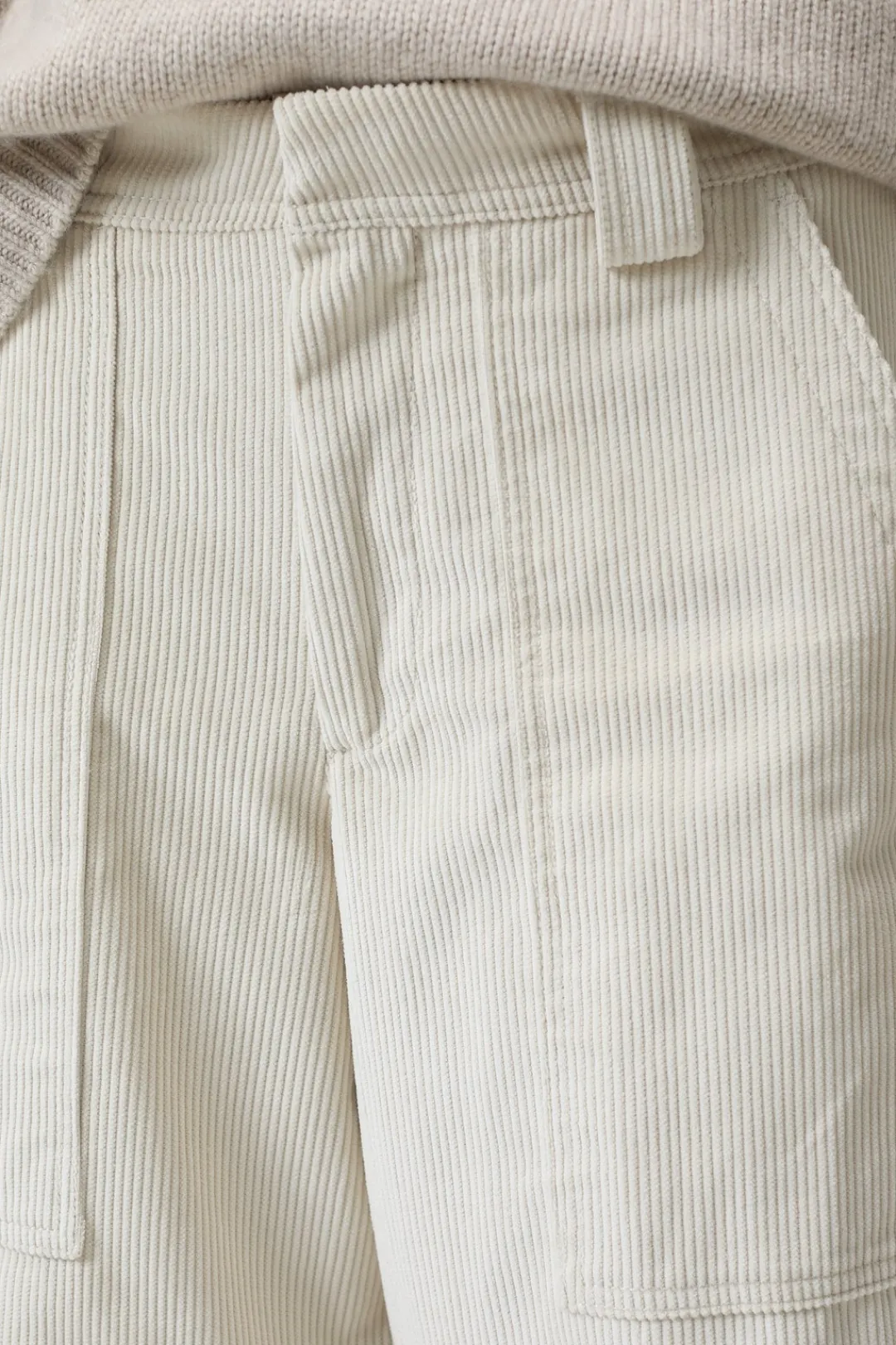 Closed Relaxed Pants - Style Name Rhannon Pearl beige