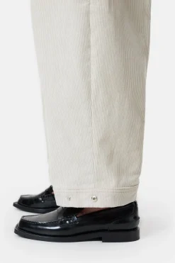 Closed Relaxed Pants - Style Name Rhannon Pearl beige
