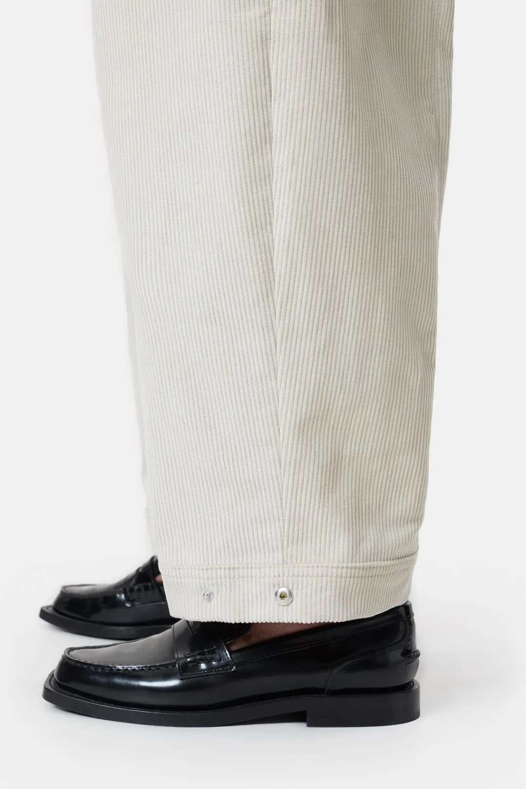 Closed Relaxed Pants - Style Name Rhannon Pearl beige