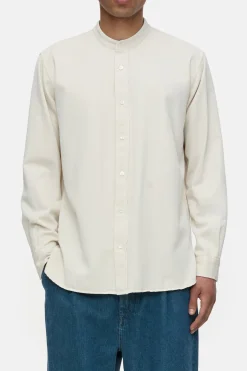Closed Shirt with stand-up collar Tonka beige