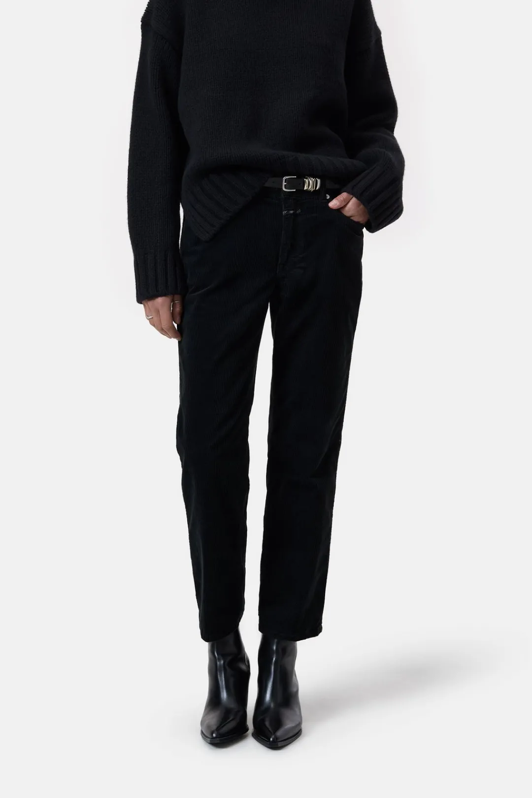 Closed Straight Pants - Style Name Milo Black Sale