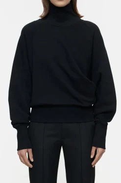 Closed Sweatshirt made from organic cotton Black