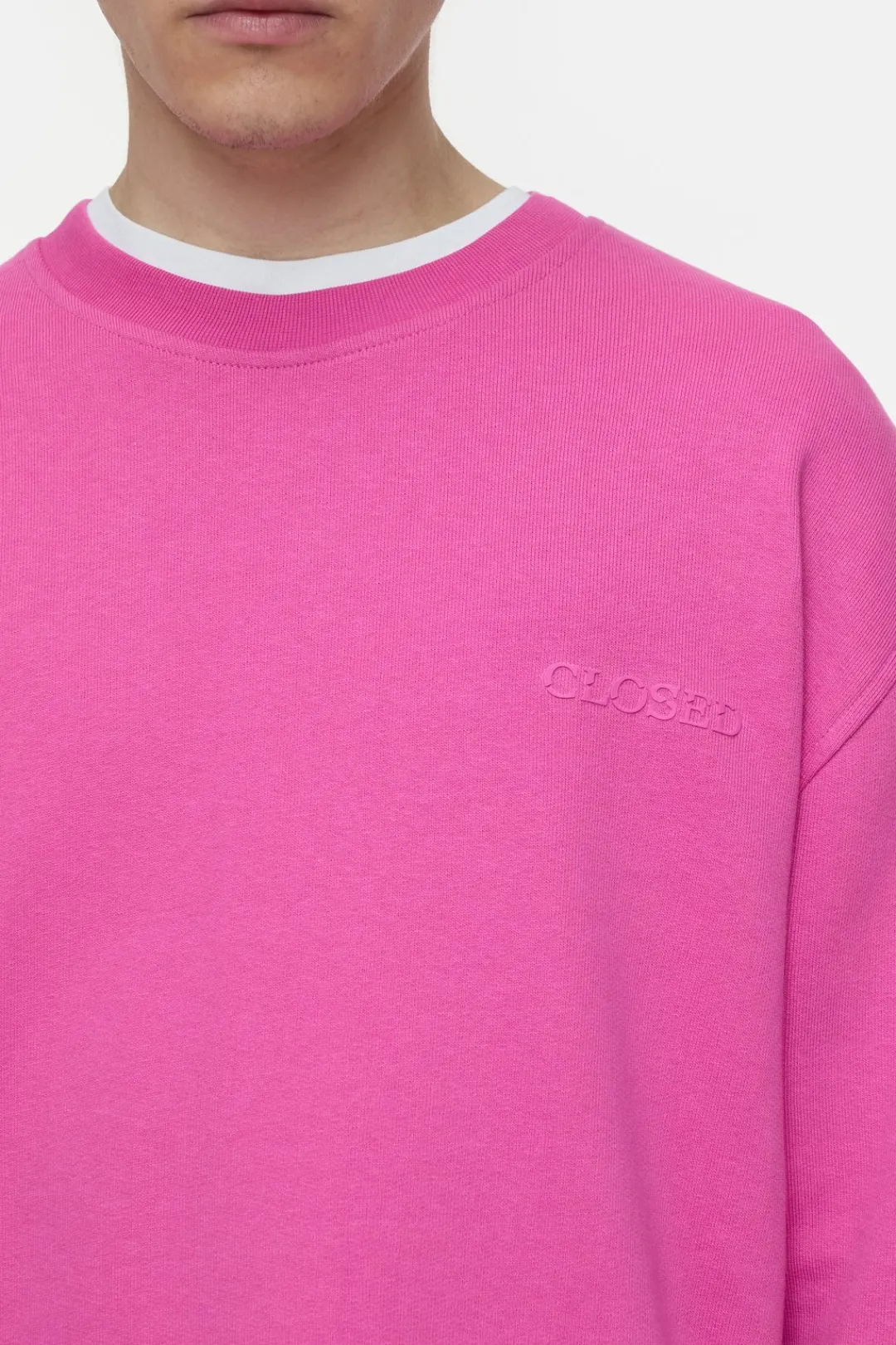 Closed Sweatshirt made from pure organic cotton Radiant pink Best