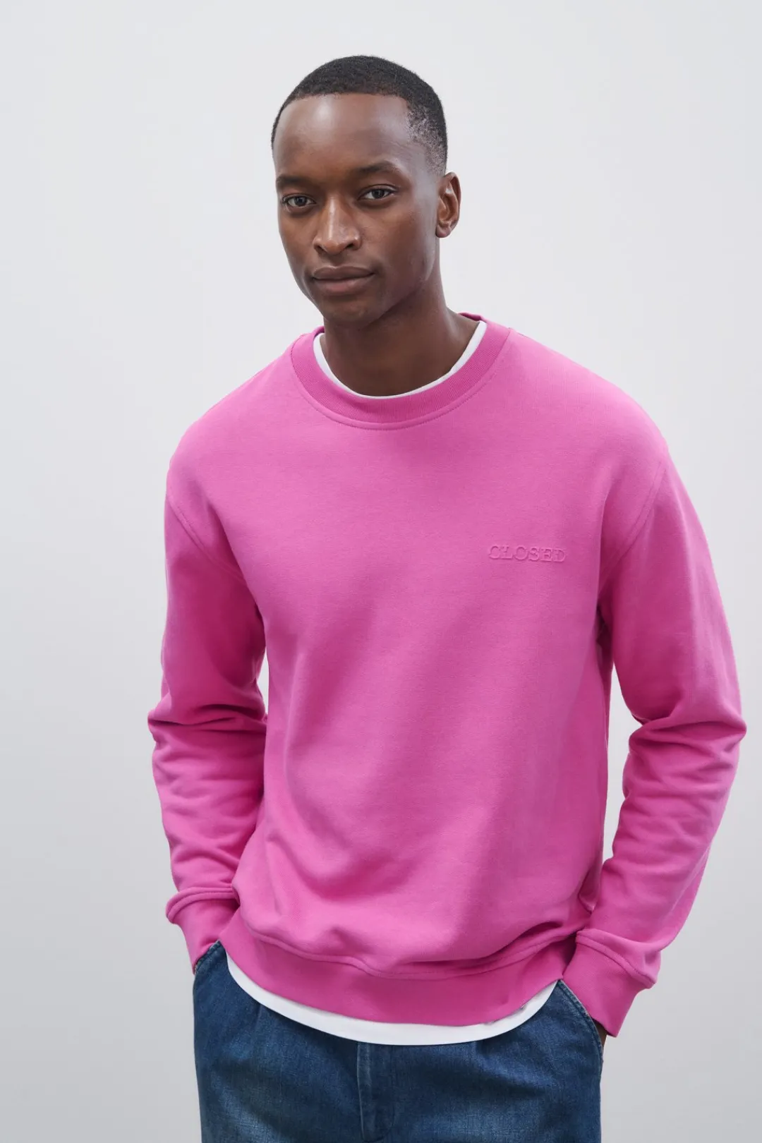 Closed Sweatshirt made from pure organic cotton Radiant pink Best