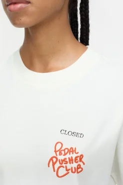Closed T-shirt with embroidery Ivory