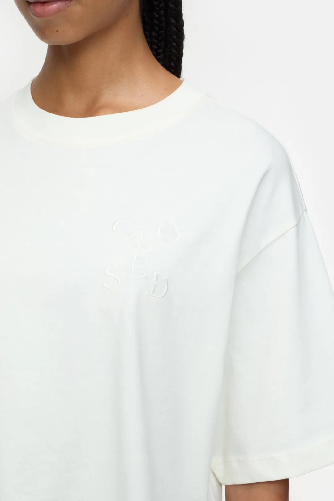 Closed T-shirt with logo embroidery Ivory New