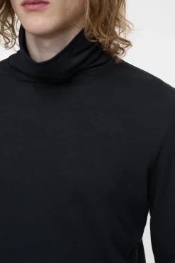 Closed Turtleneck Longsleeve Black