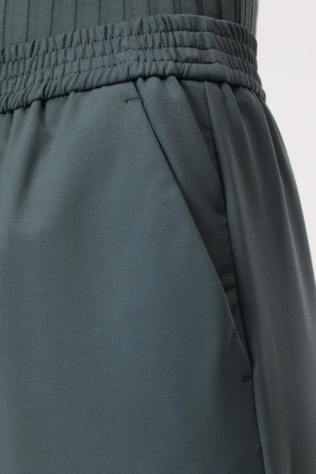 Closed Wide Pants - Style Name Winona Pini green New