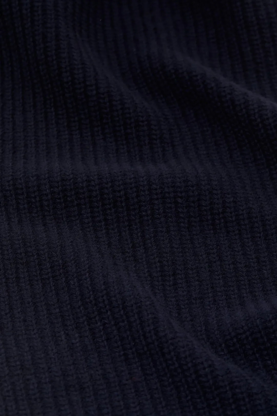 Closed Wool Scarf with Fisherman's Rib Dark night Sale