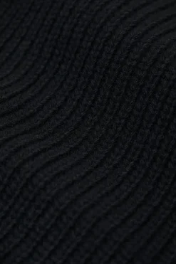 Closed Wool Scarf with Fisherman's Rib Black New