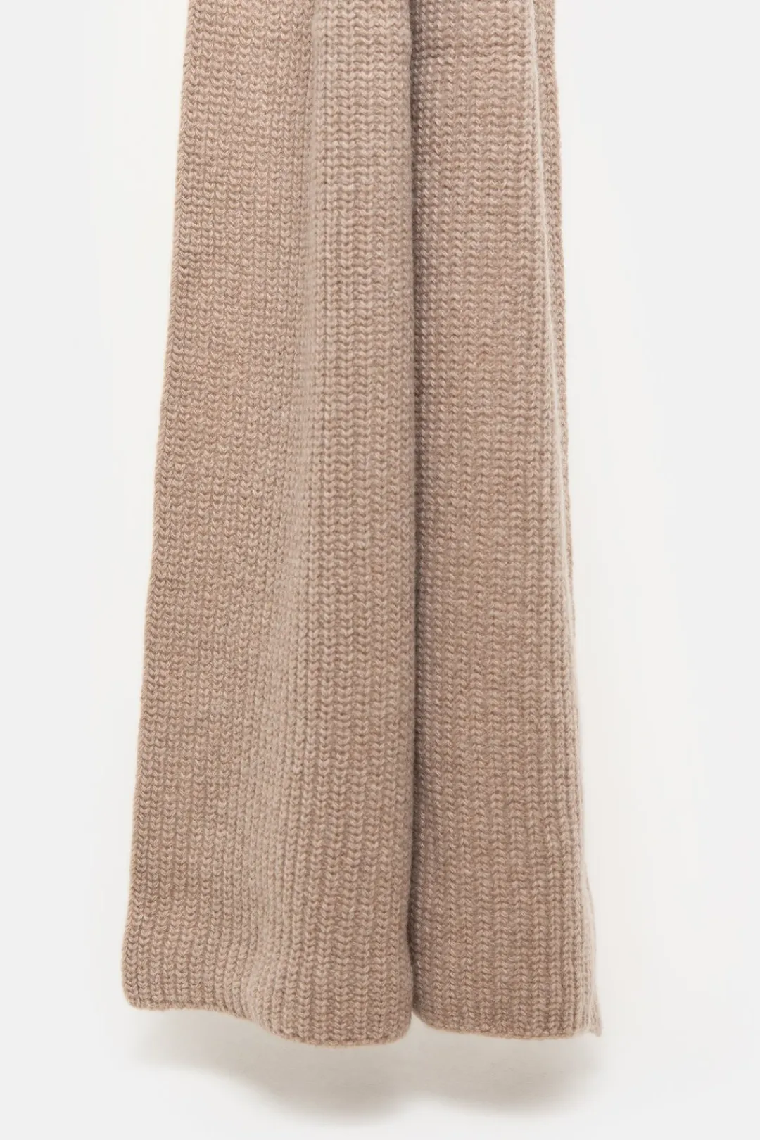 Closed Wool Scarf with Fisherman's Rib Cashew cream New