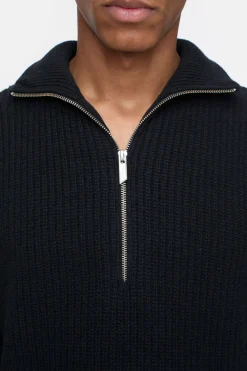 Closed Zip Jumper Black Hot